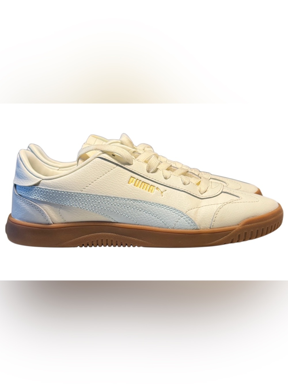 Puma Women’s White and Light Blue Low-Top Sneakers with Gum Sole sz 7